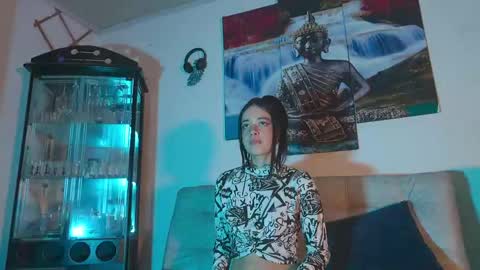 ariana_whitee online show from April 28, 10:53 am