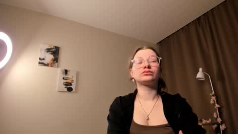 Alice online show from February 27, 7:25 pm