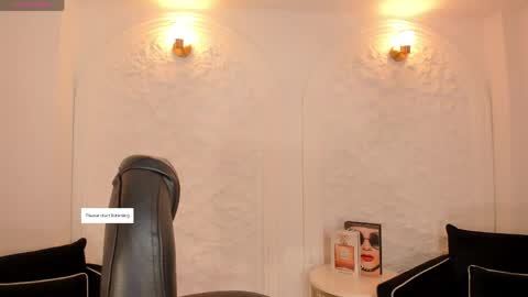 Snapshot of arianadumont chatting on May 15, 10:55 am Ariana Dumont online show from May 15, 10:55 am