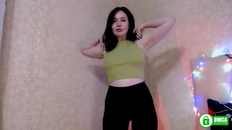 arianakuiper online show from March 27, 11:10 am