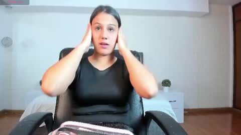 arianarouse  online show from June 16, 7:49 pm
