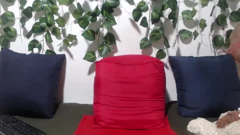 arianasanz1 online show from February 5, 12:49 pm