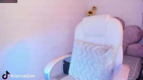 Arianna online show from April 8, 1:44 pm