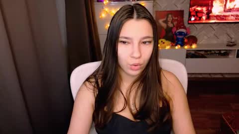 Snapshot of arianna_grend chatting on January 6, 1:26 pm Arianna online show from January 6, 1:26 pm