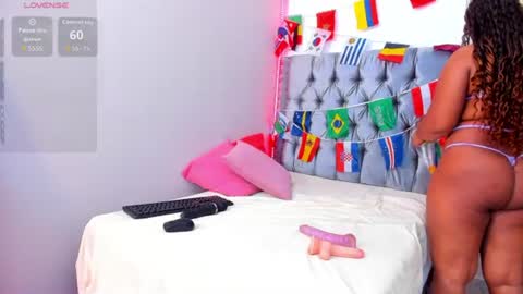 Snapshot of arianna_millers chatting on June 26, 7:29 pm ARIANNA MILLERS online show from June 26, 7:29 pm