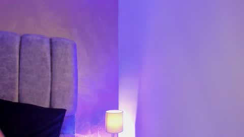 Snapshot of arianna_roxe chatting on February 20, 7:54 am Arianna online show from February 20, 7:54 am