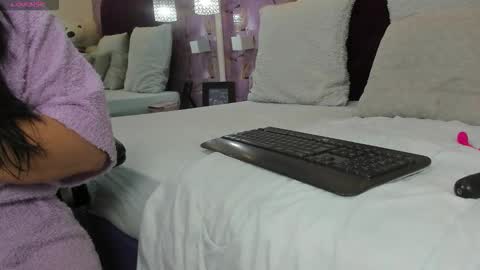 Snapshot of arianna_sweeg chatting on February 20, 4:51 pm Arianna Sweeg online show from February 20, 4:51 pm