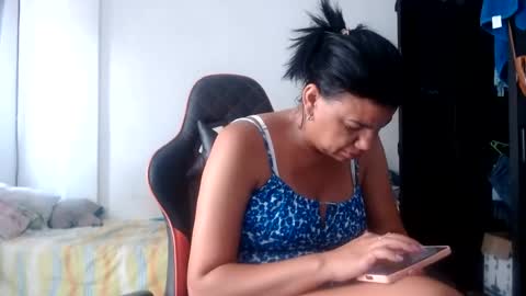 Snapshot of ariannaloovel chatting on June 17, 6:53 pm ariannaloovel online show from June 17, 6:53 pm