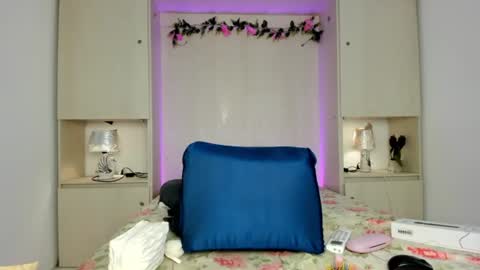 Snapshot of ariannavega_ chatting on June 22, 11:51 am ariannavega_ online show from June 22, 11:51 am