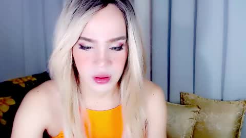 ARIANNE CUMS  online show from March 12, 8:04 pm