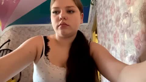 Snapshot of ariannehug chatting on June 9, 7:09 am Ellie online show from June 9, 7:09 am