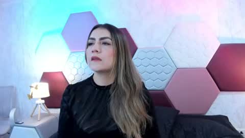 Snapshot of ariarous chatting on June 15, 11:45 am aria online show from June 15, 11:45 am
