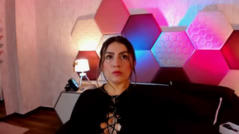 Snapshot of ariarous chatting on June 17, 12:18 pm aria online show from June 17, 12:18 pm