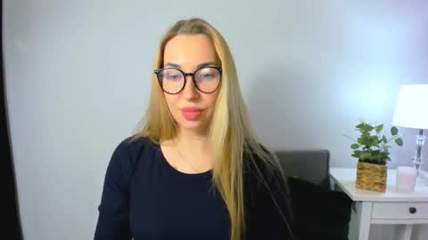 Aria online show from December 2, 4:13 pm