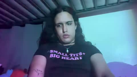 Snapshot of ariawestlove chatting on January 24, 2:49 am Aria online show from January 24, 2:49 am