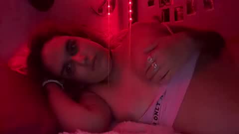 Snapshot of ariawestlove chatting on October 29, 8:16 am Aria online show from October 29, 8:16 am