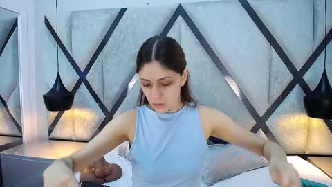 ariawillss online show from November 11, 12:27 pm