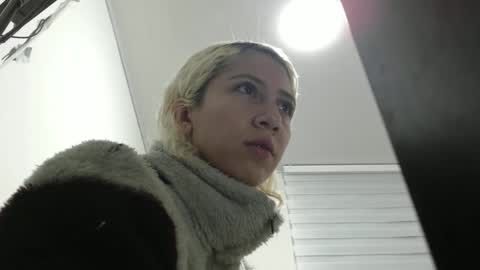 Ari Bunnie  online show from September 19, 4:58 am