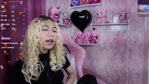 Ari Bunnie  online show from November 14, 9:57 pm