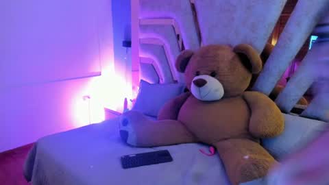 Snapshot of aridreamon chatting on August 1, 4:12 am aridreamon online show from August 1, 4:12 am