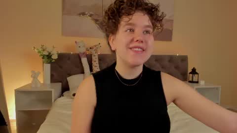 Snapshot of ariella_sol chatting on July 6, 12:51 am Ariella GTM3 Tue Wed Thu Fri Sat 0400 am-1030pm online show from July 6, 12:51 am