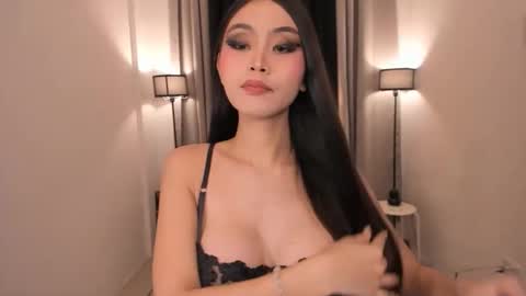 Snapshot of ariellaarida69 chatting on April 21, 12:23 am MIRA GREYSON online show from April 21, 12:23 am