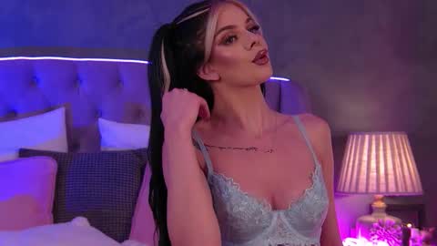 Ariell online show from November 8, 6:29 pm