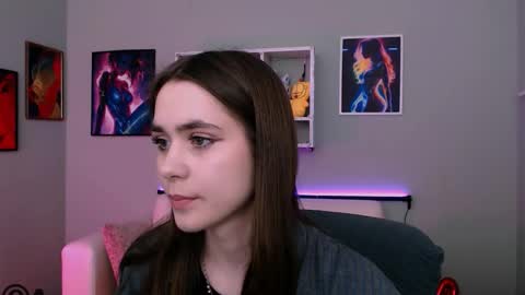 Snapshot of arielmell chatting on March 1, 10:28 am arielmell online show from March 1, 10:28 am