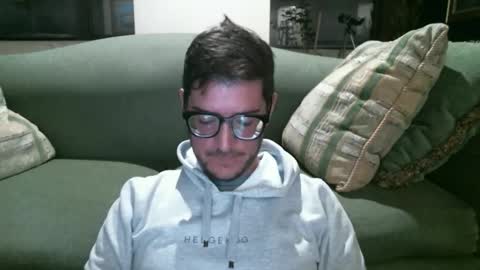 Snapshot of arielsinho chatting on June 8, 1:28 am Anon online show from June 8, 1:28 am