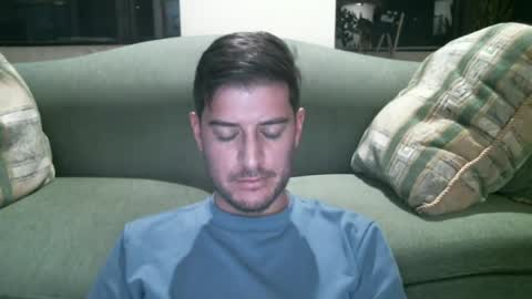 Snapshot of arielsinho chatting on June 29, 12:17 am Anon online show from June 29, 12:17 am