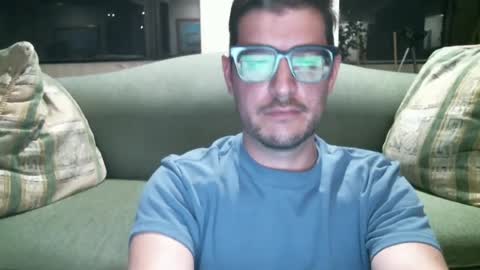 Snapshot of arielsinho chatting on August 3, 1:15 am Anon online show from August 3, 1:15 am