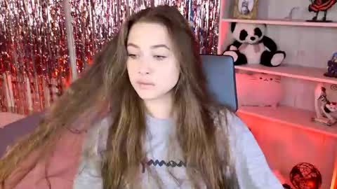 Snapshot of arielsykes chatting on June 21, 7:00 am arielsykes online show from June 21, 7:00 am