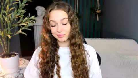 Snapshot of arielsykes chatting on July 22, 6:38 am arielsykes online show from July 22, 6:38 am