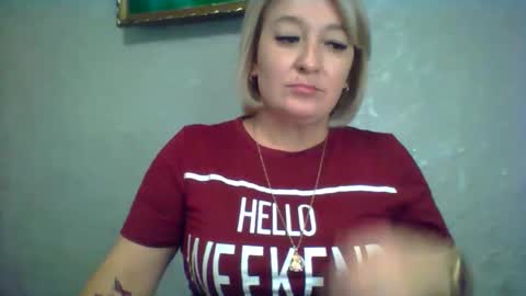 ArielXLoveresss online show from October 19, 6:58 am