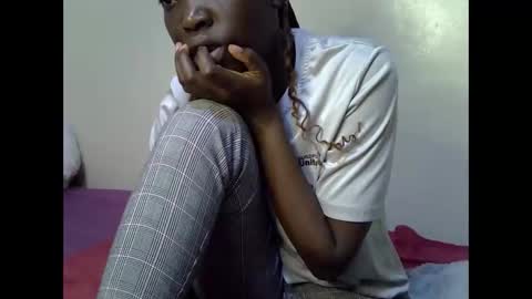 Snapshot of aries_eve chatting on October 28, 11:18 pm aries_eve online show from October 28, 11:18 pm