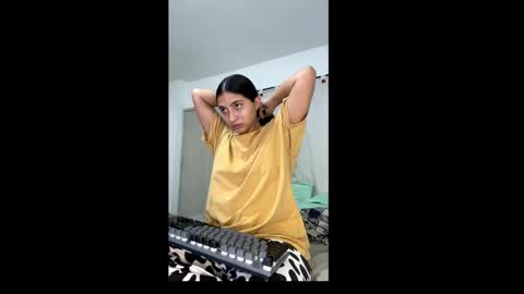 aries_plays online show from December 16, 12:21 pm