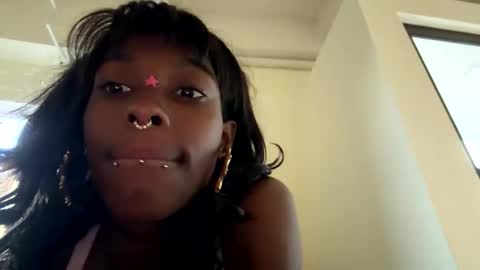 arilavish online show from April 12, 1:21 am