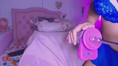 Snapshot of arishott chatting on June 8, 1:50 am ArisSPEED UP MY FUCK MACHINE AND MAKE ME CUM online show from June 8, 1:50 am