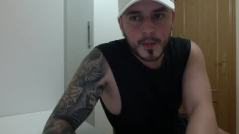 Snapshot of arismen chatting on June 17, 5:25 pm aris men online show from June 17, 5:25 pm