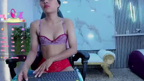 Snapshot of aristena_wow chatting on June 25, 6:23 pm A R I S online show from June 25, 6:23 pm