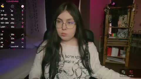 Snapshot of arizonaa_muse chatting on April 26, 11:19 am Astrid online show from April 26, 11:19 am