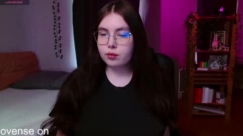 Snapshot of arizonaa_muse chatting on May 21, 9:38 am Astrid online show from May 21, 9:38 am