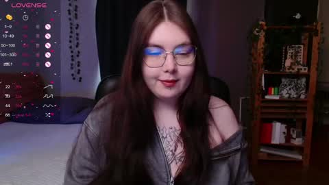 Snapshot of arizonaa_muse chatting on May 23, 9:24 am Astrid online show from May 23, 9:24 am