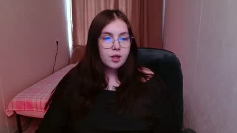 Snapshot of arizonaa_muse chatting on July 13, 7:22 am Astrid online show from July 13, 7:22 am