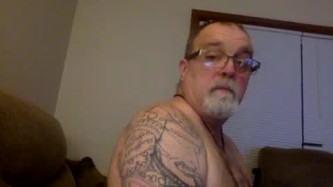 Snapshot of armyguy5311 chatting on April 9, 1:27 am armyguy5311 online show from April 9, 1:27 am