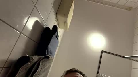 armyskater32 online show from March 16, 8:57 pm