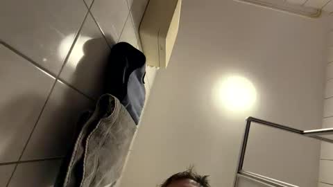 armyskater32 online show from April 14, 8:04 pm