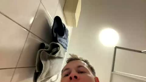 Snapshot of armyskater32 chatting on July 19, 8:34 pm armyskater32 online show from July 19, 8:34 pm