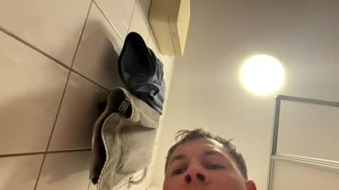 Snapshot of armyskater32 chatting on July 20, 8:44 pm armyskater32 online show from July 20, 8:44 pm