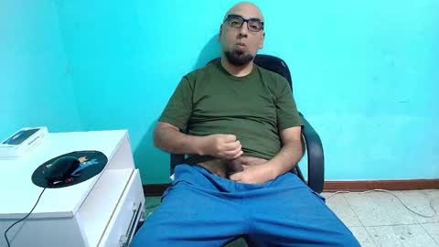 arnelux72 online show from October 26, 5:46 am